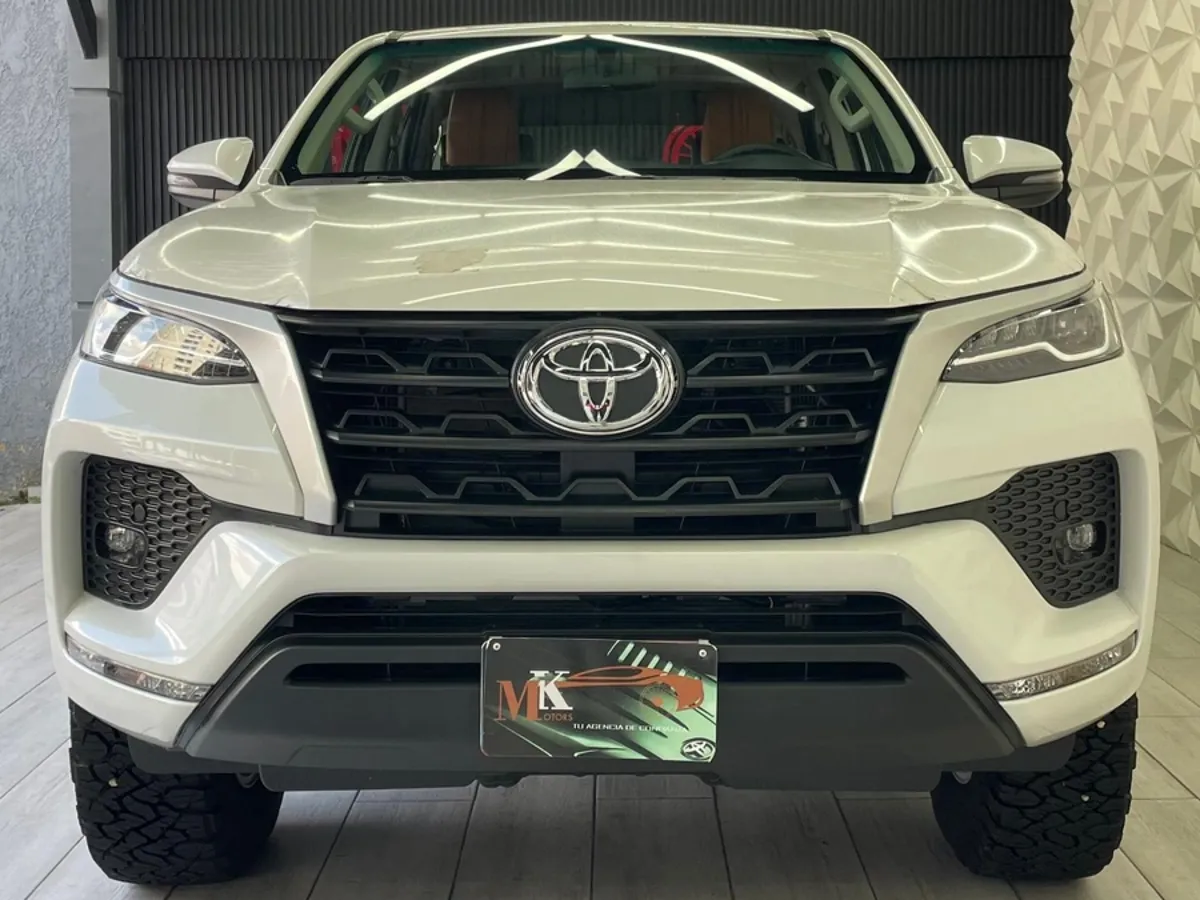 2025 Toyota Fortuner Dubai SR5